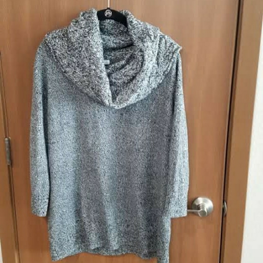 New York & Company knit sweater